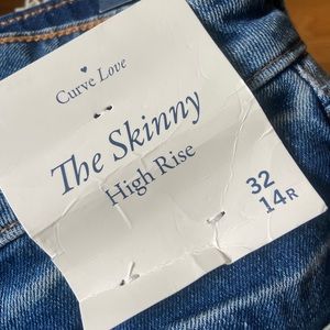 ABERCROMBIE CURVE LOVE SKINNY JEANS